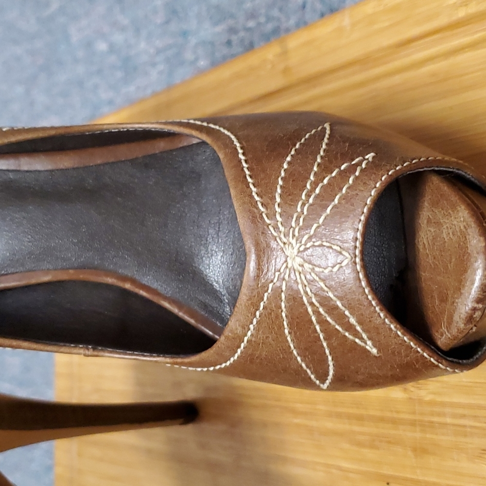 High heels - Picture 3 of 3